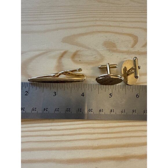 Vintage Gold Tone Swank Tie Clip Cufflinks Set Oval Textured Mens Accessories - Picture 2 of 3